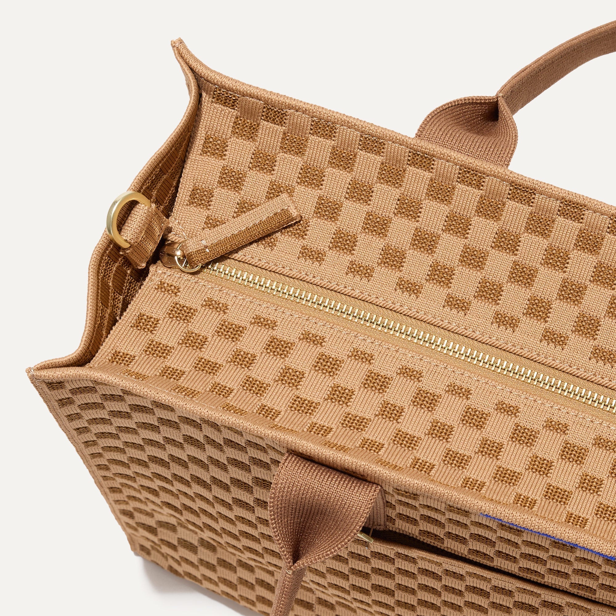 The Classic Tote - Hazelnut