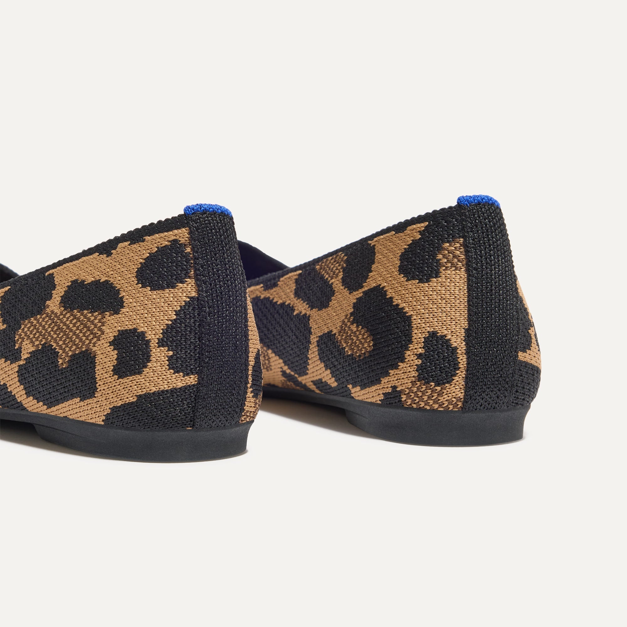 The Max Square - Amber Cat