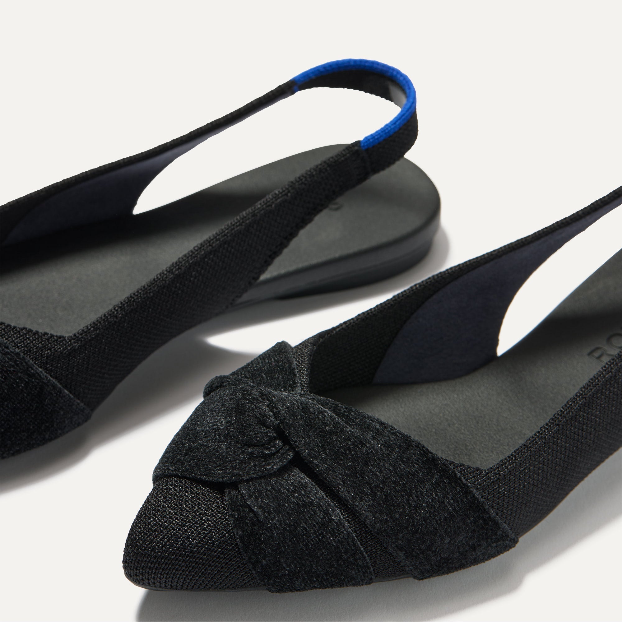 The Twist Point Slingback - Black